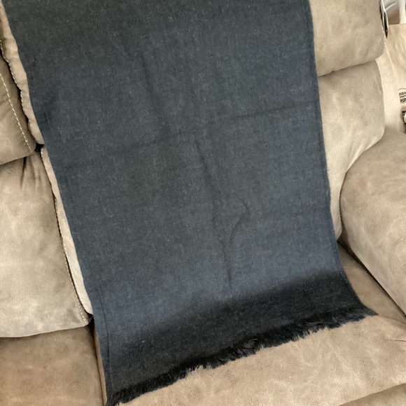 Lambswool blend shawl scarf grey - Picture 1 of 3